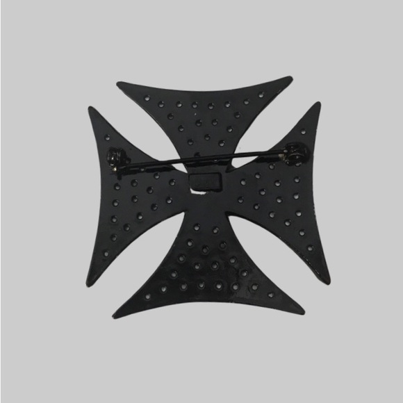 Vintage Maltese Cross Capri Pendant - Picture 4 of 8